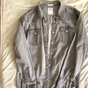 Levi’s standard fit pearl snap long sleeve